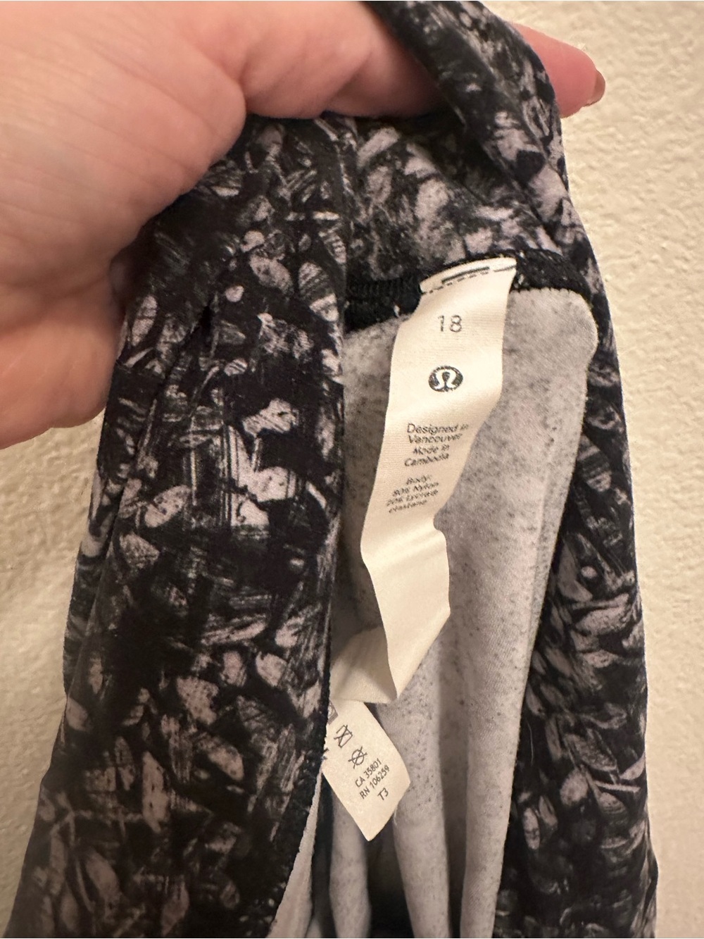 lululemon athletica Black & White Abstract Print Leggings
